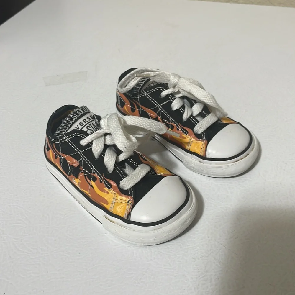 Converse One Star Infant Sneakers. Black With Flames. Excellent Condition Size 5